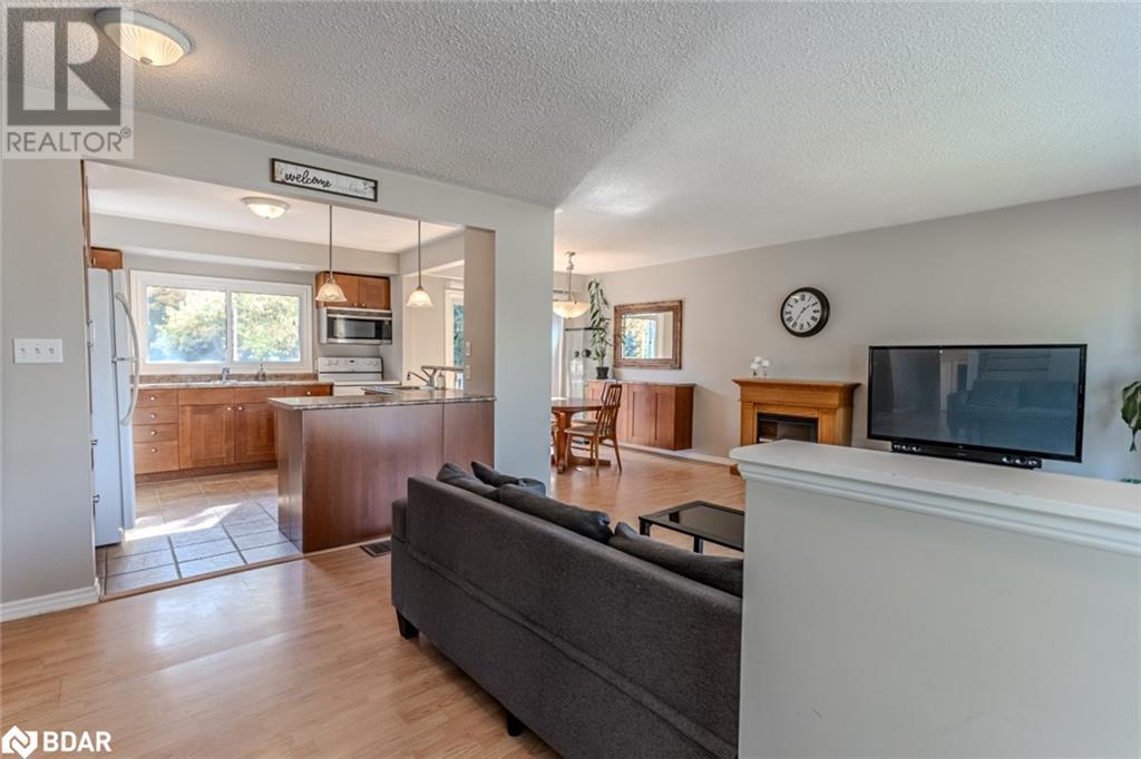 605 Big Bay Point Road, Barrie, Ontario  L4N 3Z9 - Photo 8 - 40696016