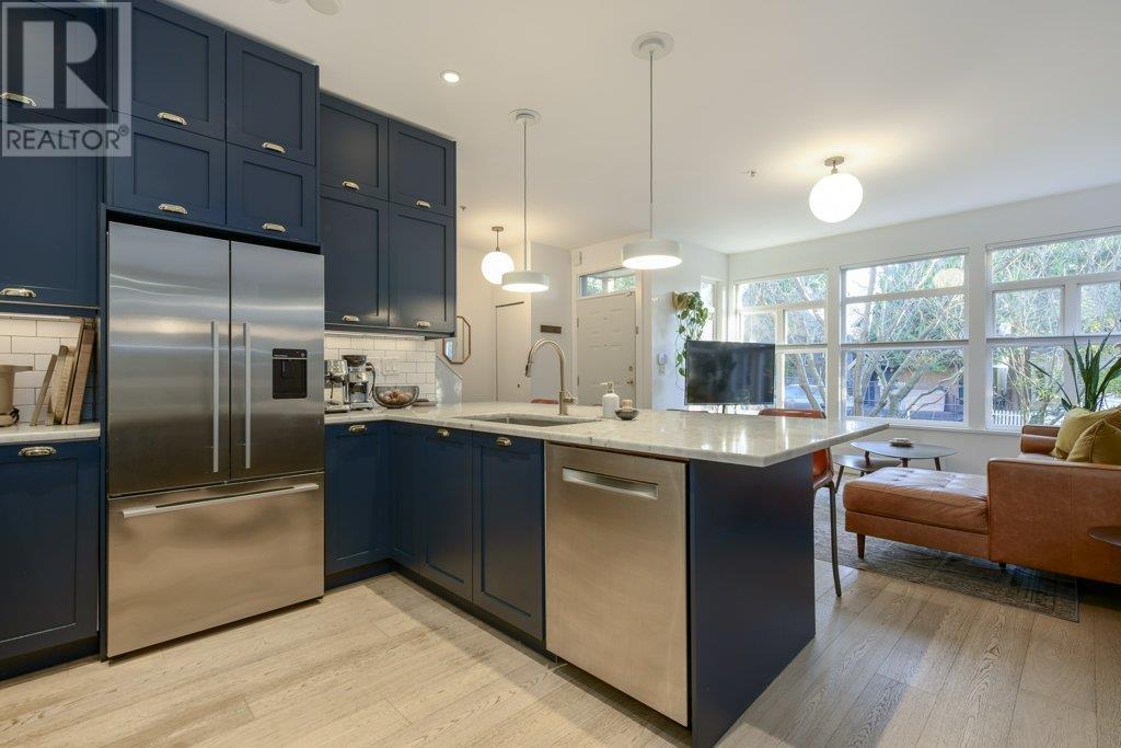 Listing Picture 7 of 40 : 1055 E PENDER STREET, Vancouver / 溫哥華 - 魯藝地產 Yvonne Lu Group - MLS Medallion Club Member