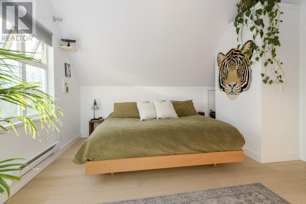 Listing Picture 15 of 40 : 1055 E PENDER STREET, Vancouver / 溫哥華 - 魯藝地產 Yvonne Lu Group - MLS Medallion Club Member