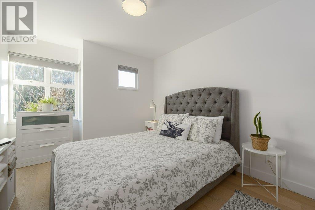 Listing Picture 19 of 40 : 1055 E PENDER STREET, Vancouver / 溫哥華 - 魯藝地產 Yvonne Lu Group - MLS Medallion Club Member