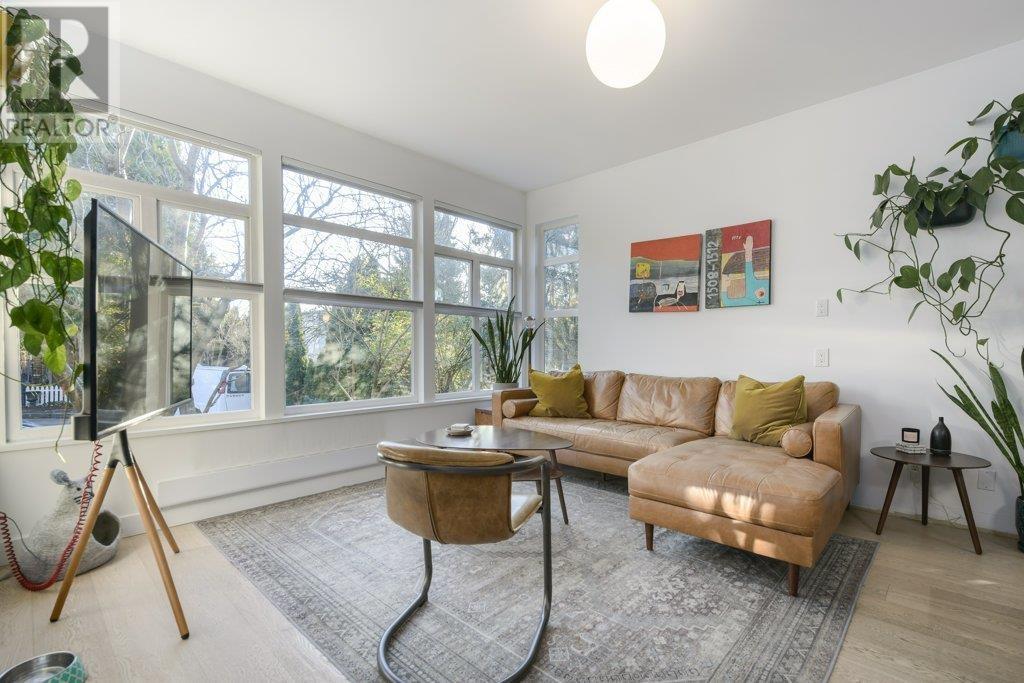 Listing Picture 2 of 40 : 1055 E PENDER STREET, Vancouver / 溫哥華 - 魯藝地產 Yvonne Lu Group - MLS Medallion Club Member