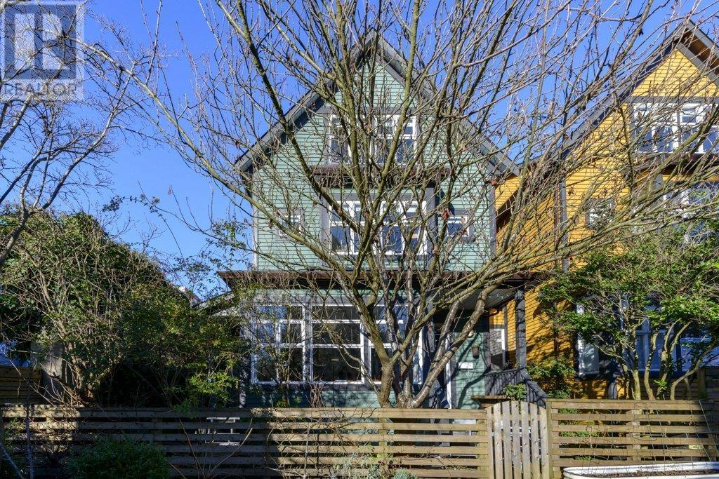 1055 E PENDER STREET, Vancouver