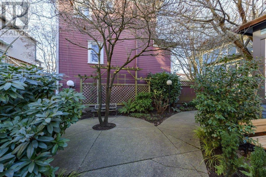 Listing Picture 35 of 40 : 1055 E PENDER STREET, Vancouver / 溫哥華 - 魯藝地產 Yvonne Lu Group - MLS Medallion Club Member