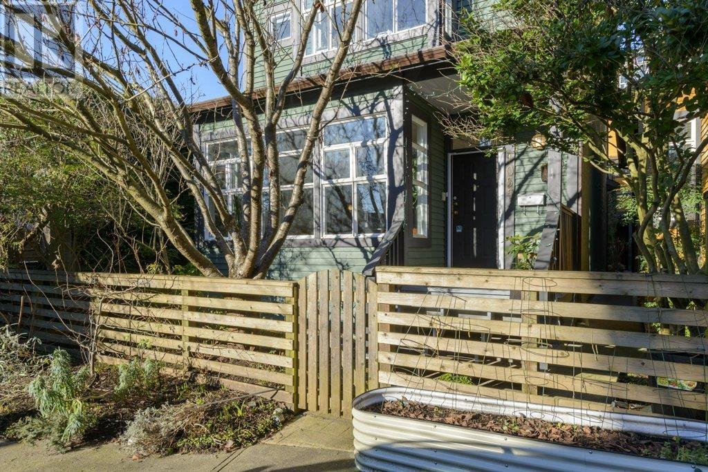 Listing Picture 30 of 40 : 1055 E PENDER STREET, Vancouver / 溫哥華 - 魯藝地產 Yvonne Lu Group - MLS Medallion Club Member