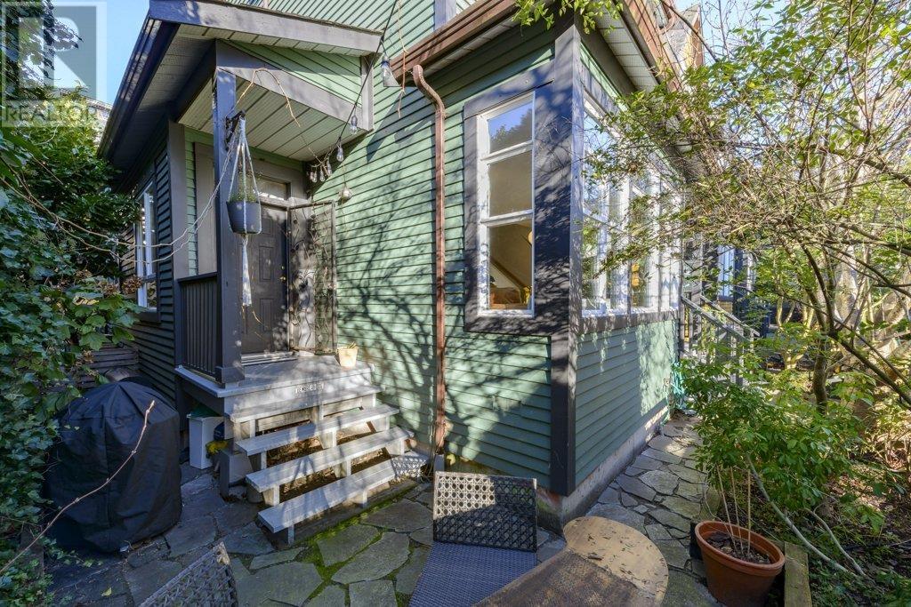 Listing Picture 26 of 40 : 1055 E PENDER STREET, Vancouver / 溫哥華 - 魯藝地產 Yvonne Lu Group - MLS Medallion Club Member