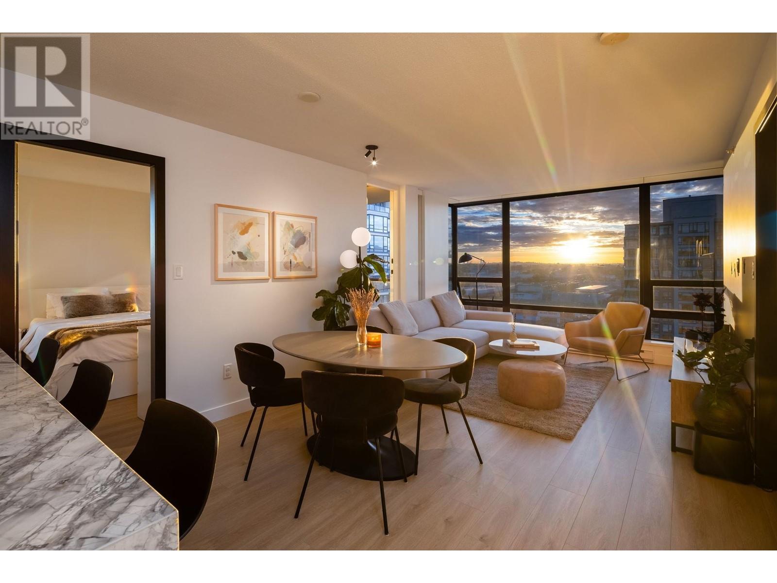 Listing Picture 10 of 40 : 1804 4182 DAWSON STREET, Burnaby / 本拿比 - 魯藝地產 Yvonne Lu Group - MLS Medallion Club Member