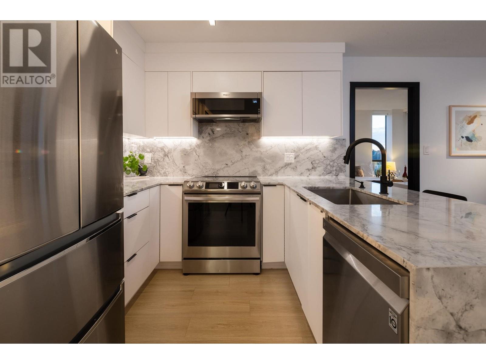 Listing Picture 21 of 40 : 1804 4182 DAWSON STREET, Burnaby / 本拿比 - 魯藝地產 Yvonne Lu Group - MLS Medallion Club Member