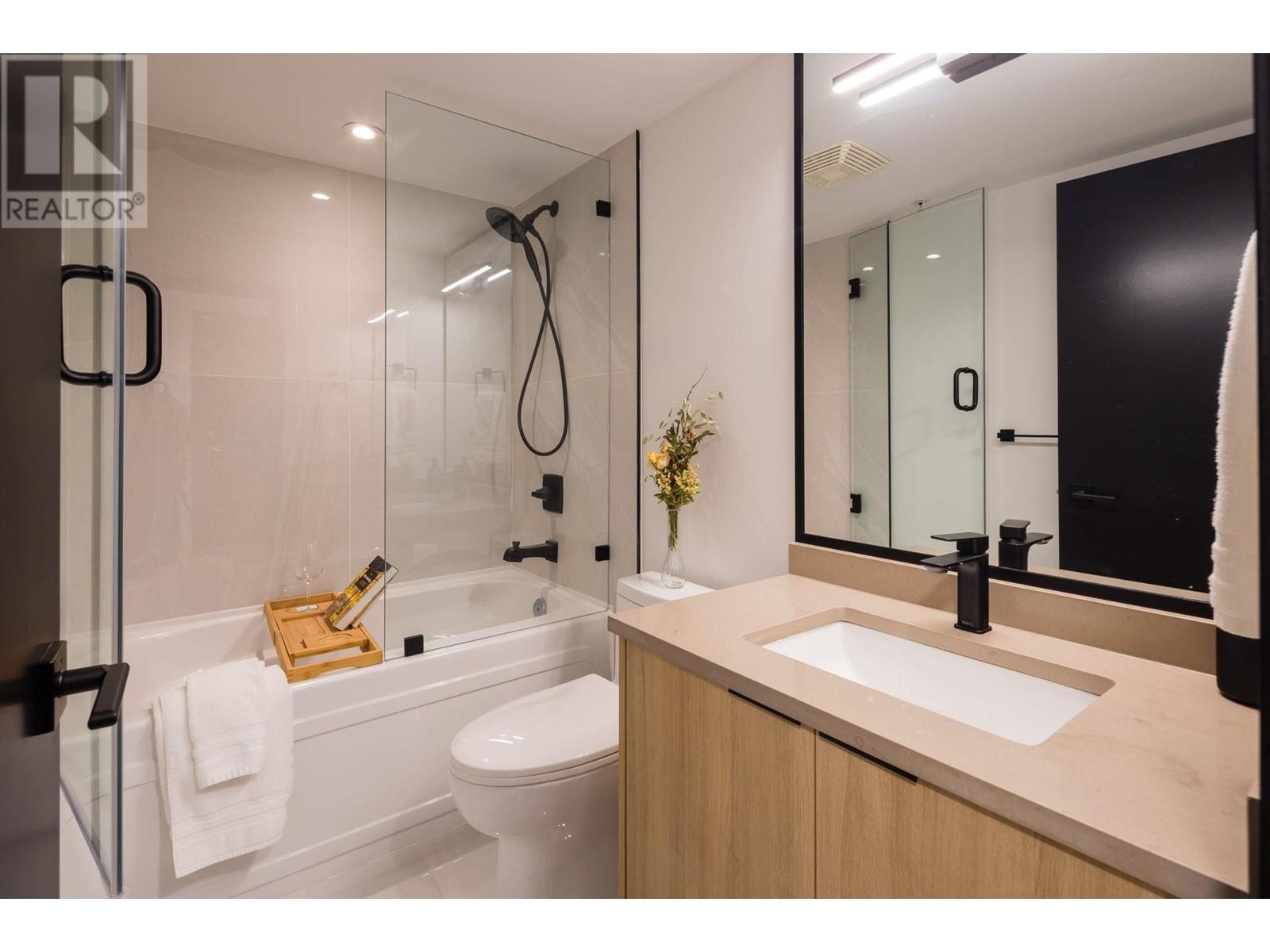 Listing Picture 26 of 40 : 1804 4182 DAWSON STREET, Burnaby / 本拿比 - 魯藝地產 Yvonne Lu Group - MLS Medallion Club Member