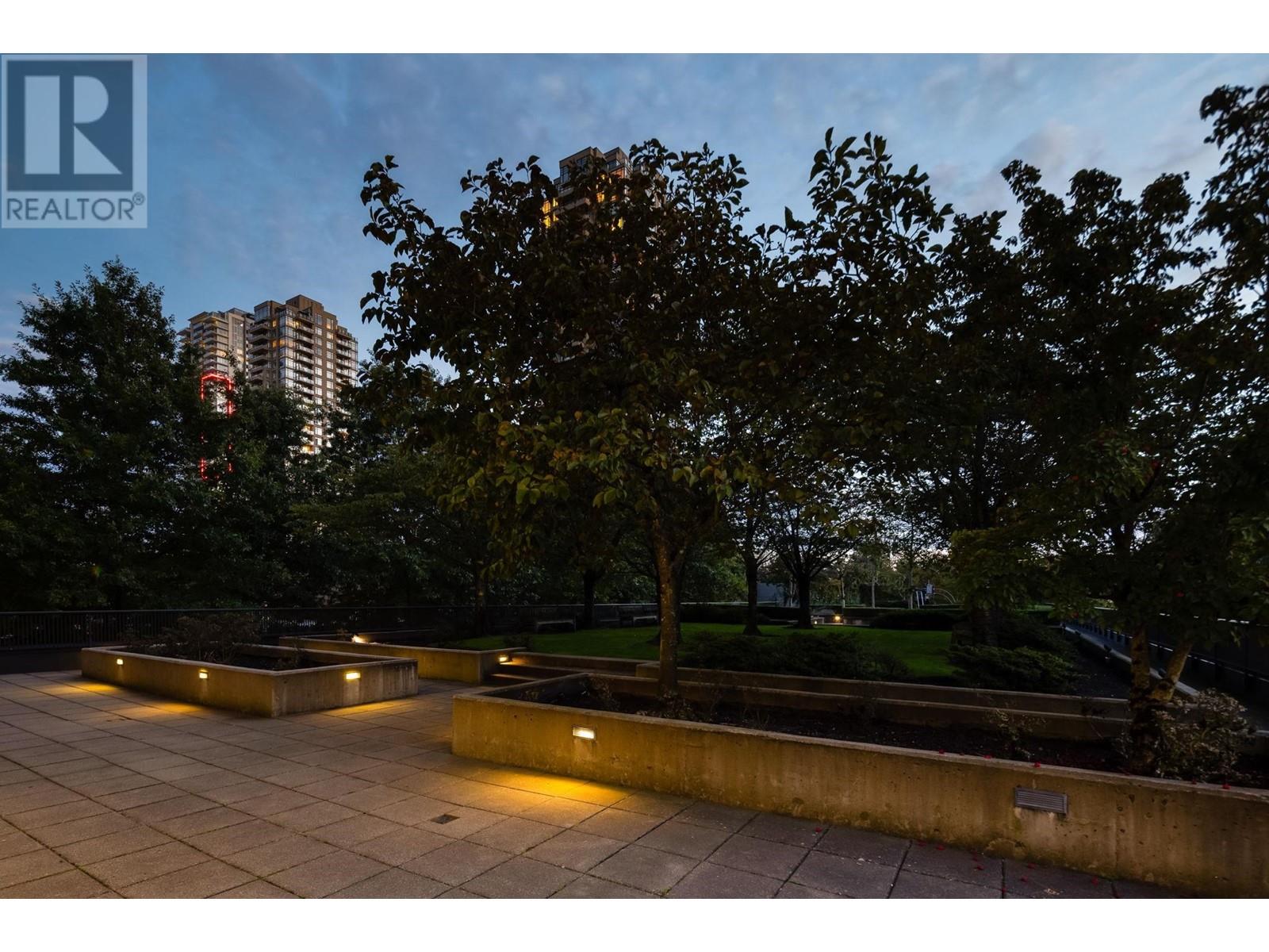 Listing Picture 35 of 40 : 1804 4182 DAWSON STREET, Burnaby / 本拿比 - 魯藝地產 Yvonne Lu Group - MLS Medallion Club Member