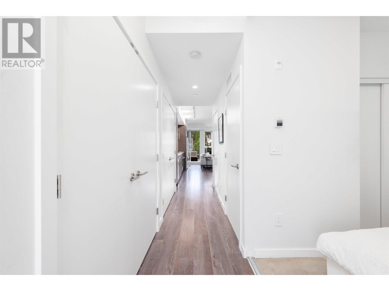 Listing Picture 12 of 24 : 504 417 GREAT NORTHERN WAY, Vancouver / 溫哥華 - 魯藝地產 Yvonne Lu Group - MLS Medallion Club Member