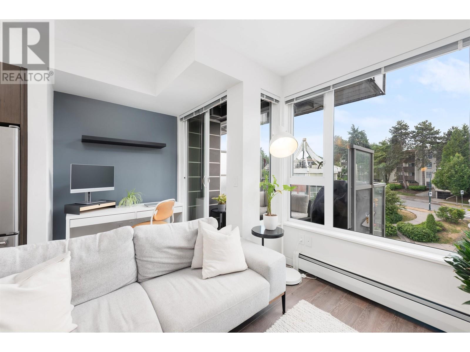 Listing Picture 4 of 24 : 504 417 GREAT NORTHERN WAY, Vancouver / 溫哥華 - 魯藝地產 Yvonne Lu Group - MLS Medallion Club Member