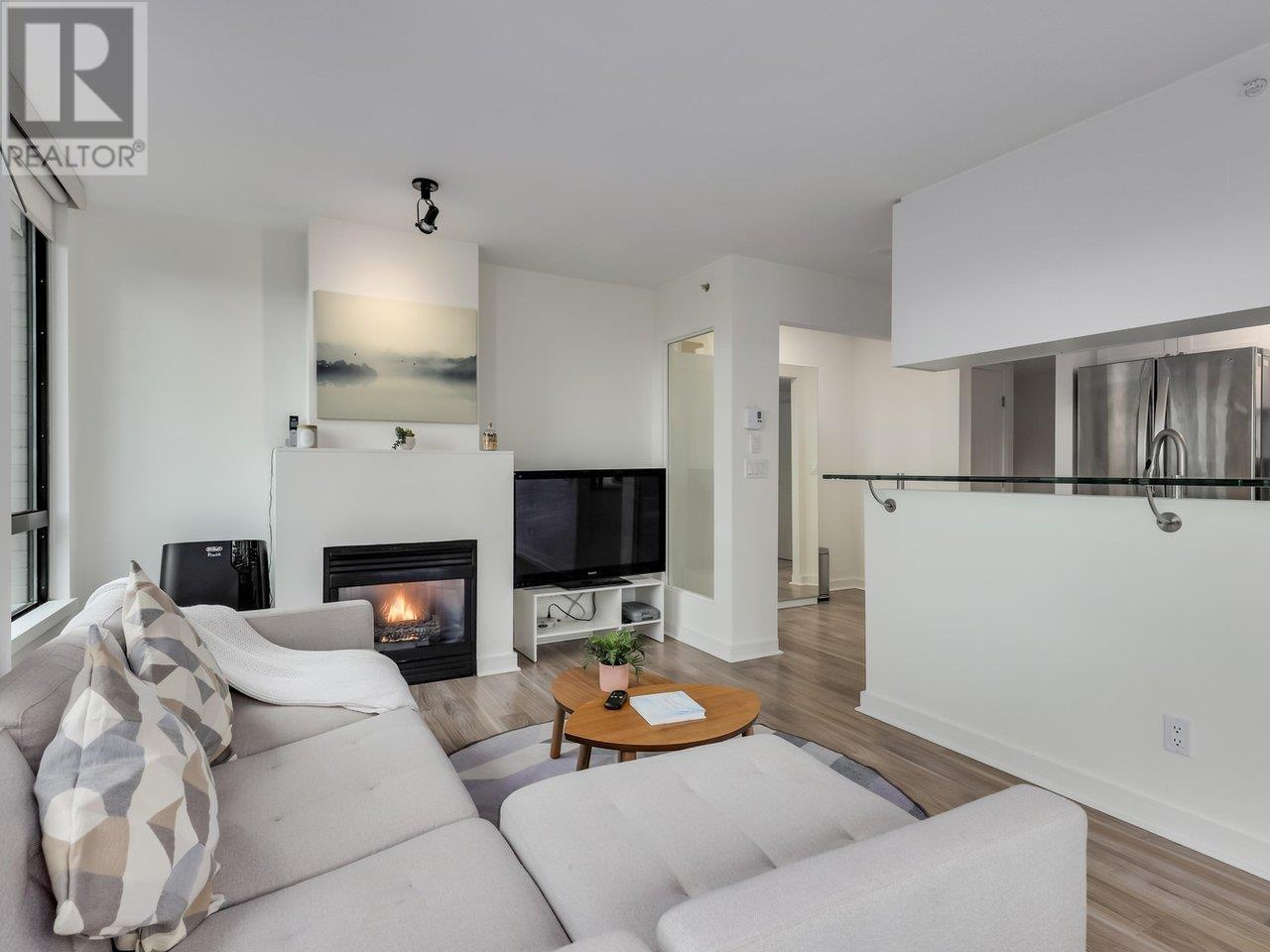 Listing Picture 6 of 24 : 1004 1003 BURNABY STREET, Vancouver / 溫哥華 - 魯藝地產 Yvonne Lu Group - MLS Medallion Club Member