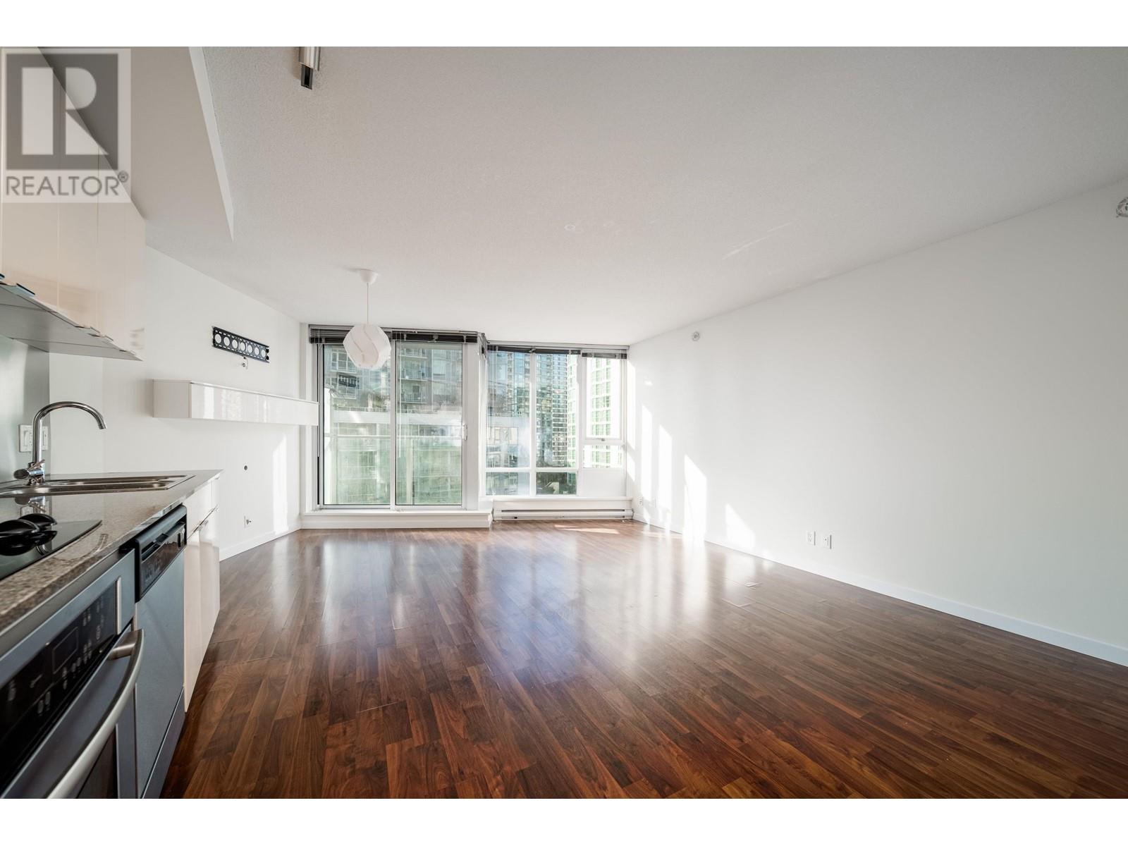 Listing Picture 16 of 40 : 908 233 ROBSON STREET, Vancouver / 溫哥華 - 魯藝地產 Yvonne Lu Group - MLS Medallion Club Member