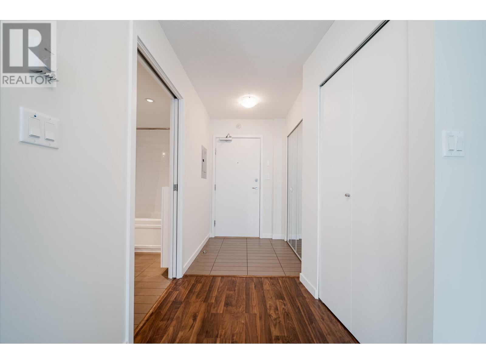 Listing Picture 17 of 40 : 908 233 ROBSON STREET, Vancouver / 溫哥華 - 魯藝地產 Yvonne Lu Group - MLS Medallion Club Member