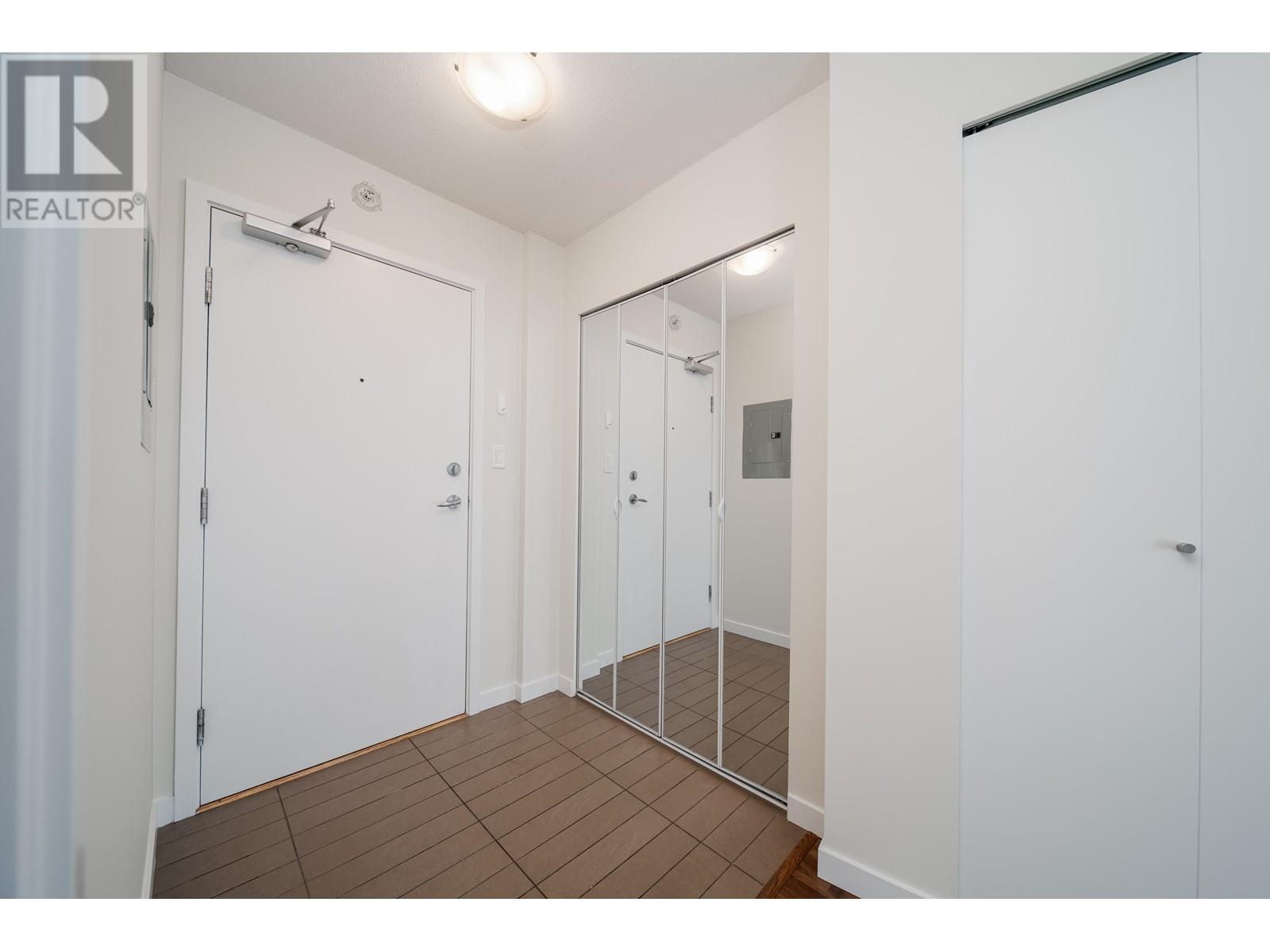 Listing Picture 19 of 40 : 908 233 ROBSON STREET, Vancouver / 溫哥華 - 魯藝地產 Yvonne Lu Group - MLS Medallion Club Member