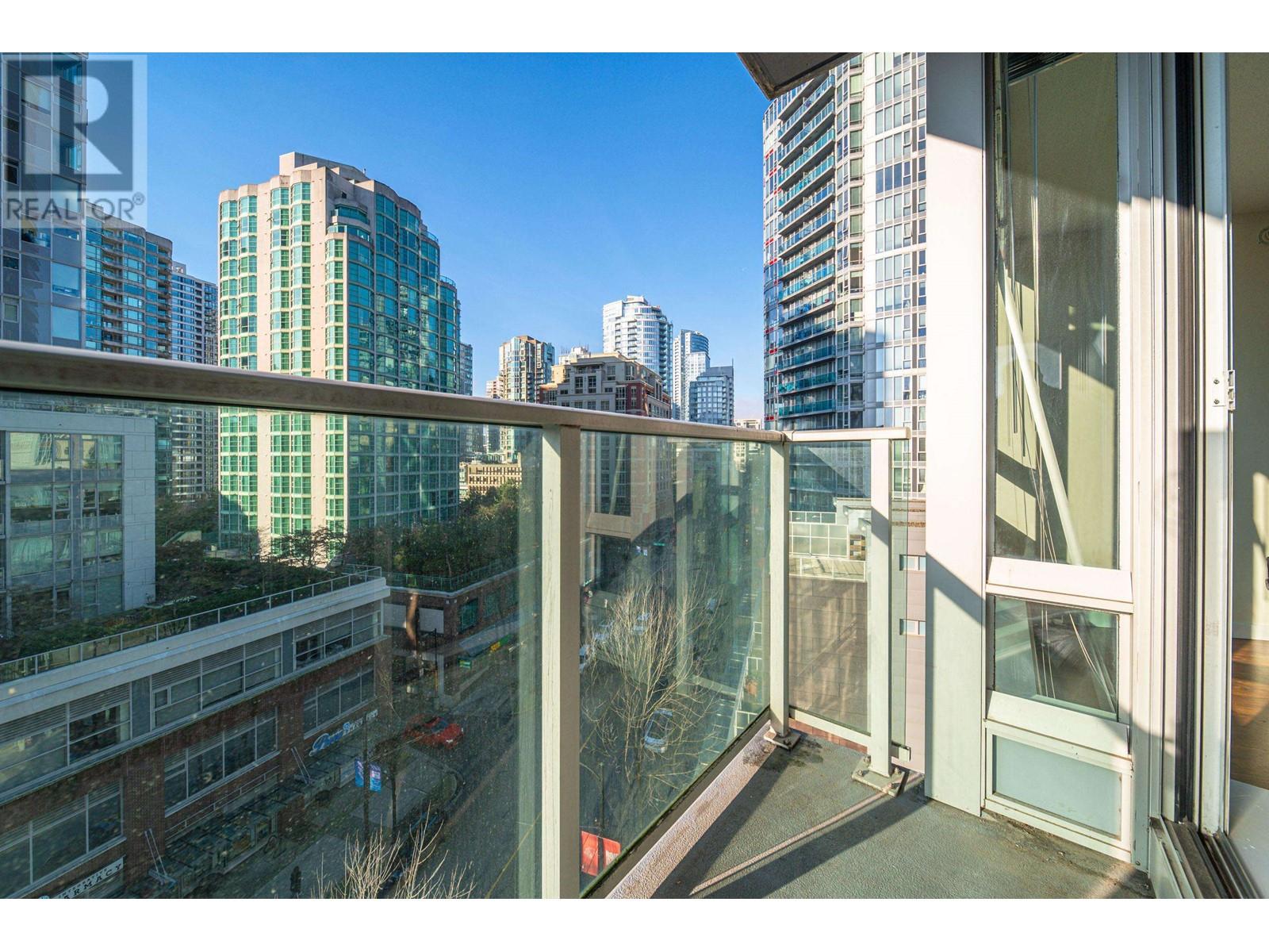 Listing Picture 24 of 40 : 908 233 ROBSON STREET, Vancouver / 溫哥華 - 魯藝地產 Yvonne Lu Group - MLS Medallion Club Member