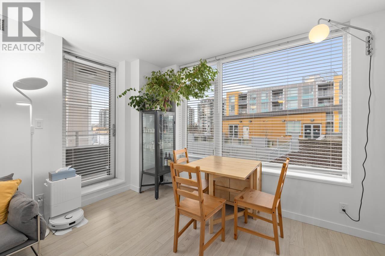 Listing Picture 3 of 34 : 607 5619 CEDARBRIDGE WAY, Richmond / 烈治文 - 魯藝地產 Yvonne Lu Group - MLS Medallion Club Member