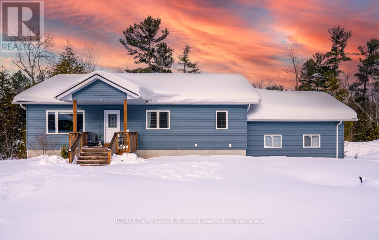 52 Meadows Avenue, Tay, Ontario  L0K 2C0 - Photo 2 - S11952996