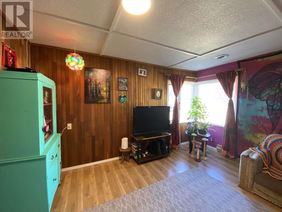 6887 16th Street, Grand Forks, British Columbia  V0H 1H0 - Photo 6 - 10334378