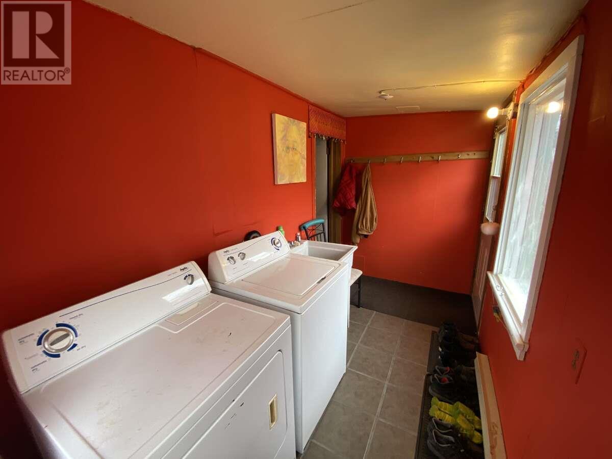 6887 16th Street, Grand Forks, British Columbia  V0H 1H0 - Photo 4 - 10334378