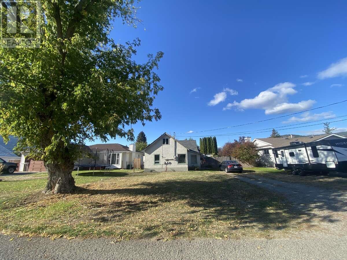 6887 16th Street, Grand Forks, British Columbia  V0H 1H0 - Photo 2 - 10334378