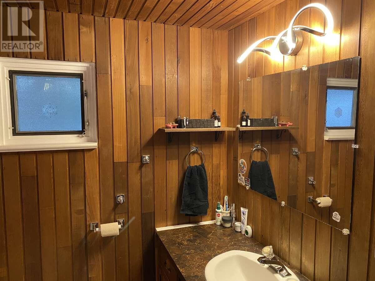 6887 16th Street, Grand Forks, British Columbia  V0H 1H0 - Photo 13 - 10334378