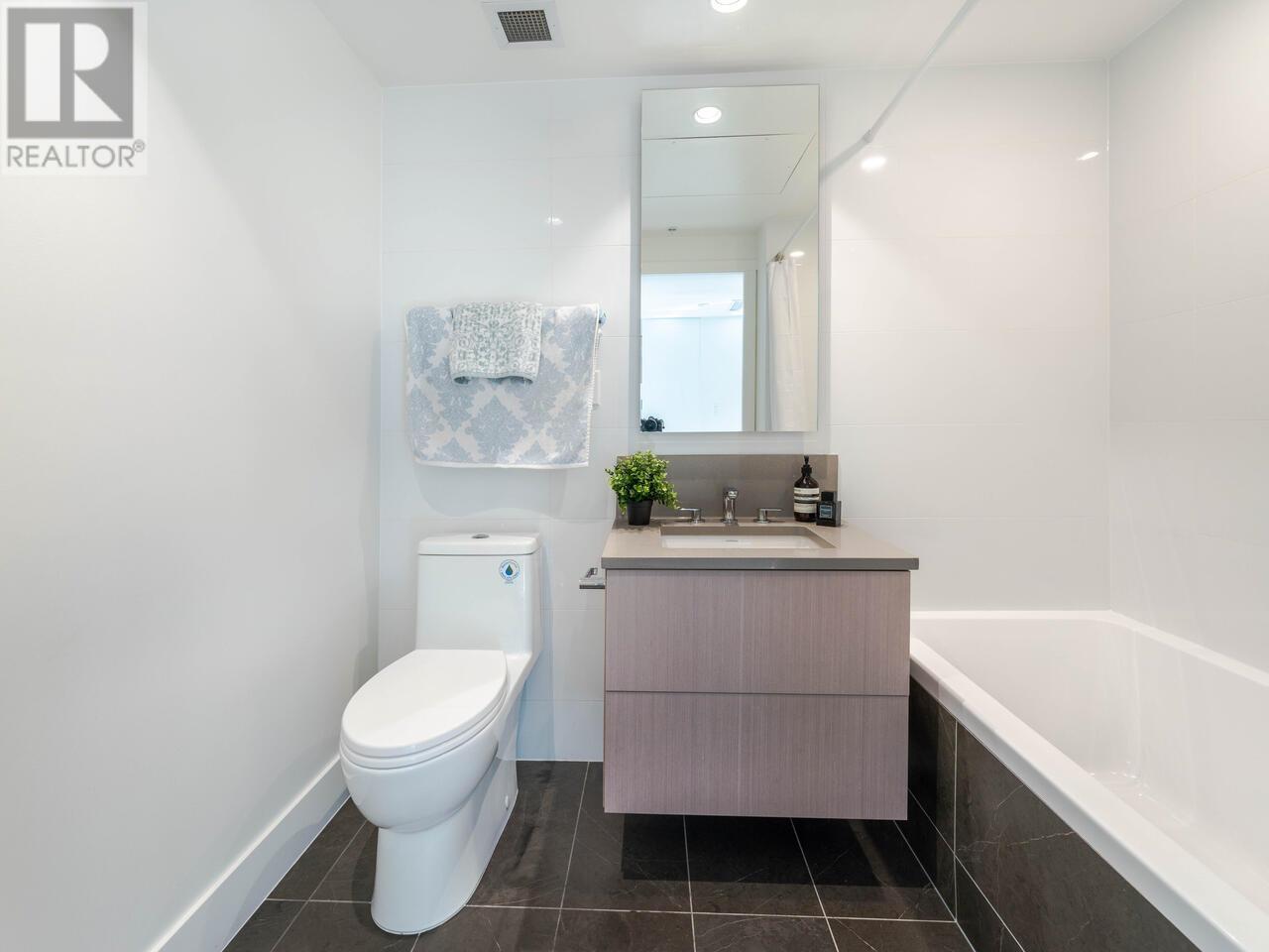 202 1632 Lions Gate Lane, North Vancouver, British Columbia  V7P 0E2 - Photo 12 - R2960964