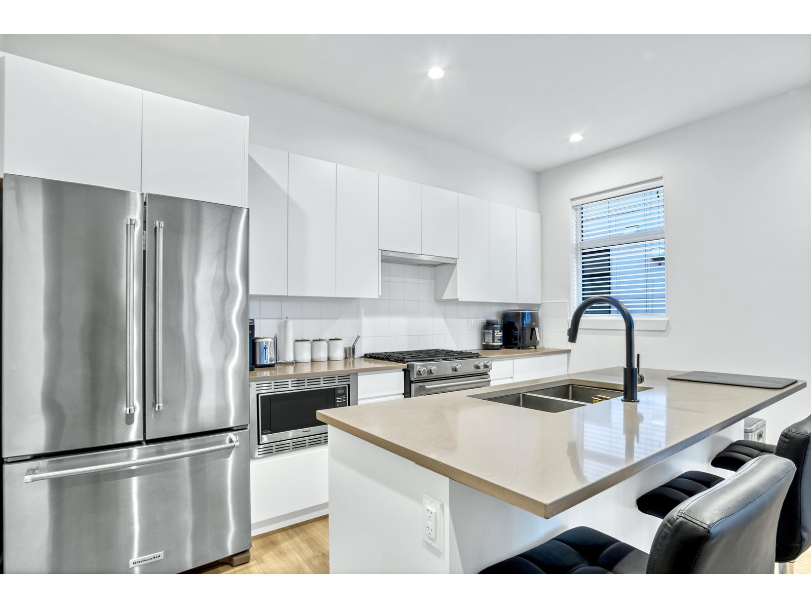 Property at 79 16433 19 AVENUE image 4