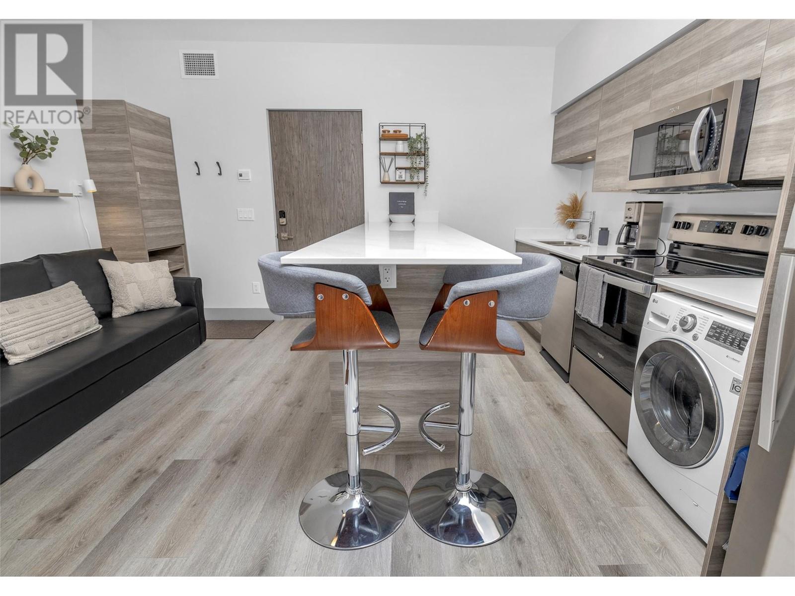 2555 Lakeshore Road Unit# 211, Vernon, British Columbia  V1H 0A4 - Photo 2 - 10333964