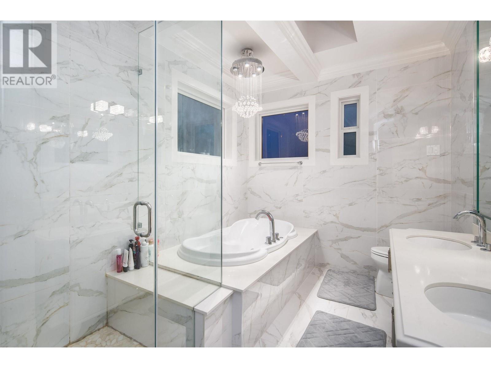 Listing Picture 15 of 24 : 3651 LOCKHART ROAD, Richmond / 烈治文 - 魯藝地產 Yvonne Lu Group - MLS Medallion Club Member