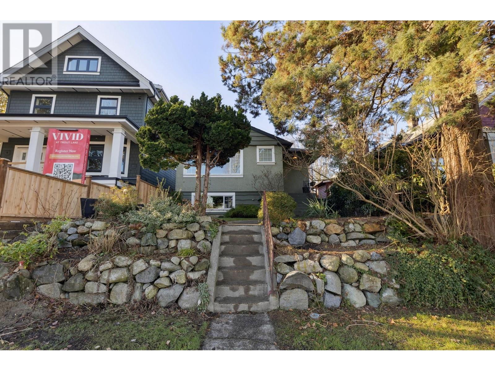 Listing Picture 10 of 39 : 3365 VICTORIA DRIVE, Vancouver / 溫哥華 - 魯藝地產 Yvonne Lu Group - MLS Medallion Club Member