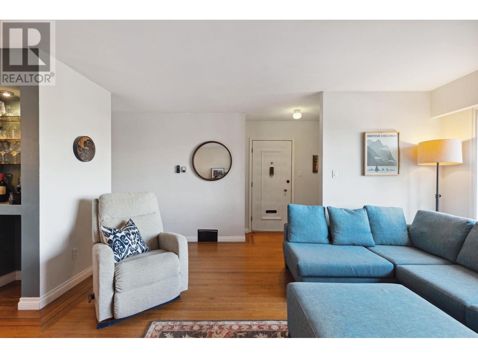 Listing Picture 13 of 39 : 3365 VICTORIA DRIVE, Vancouver / 溫哥華 - 魯藝地產 Yvonne Lu Group - MLS Medallion Club Member