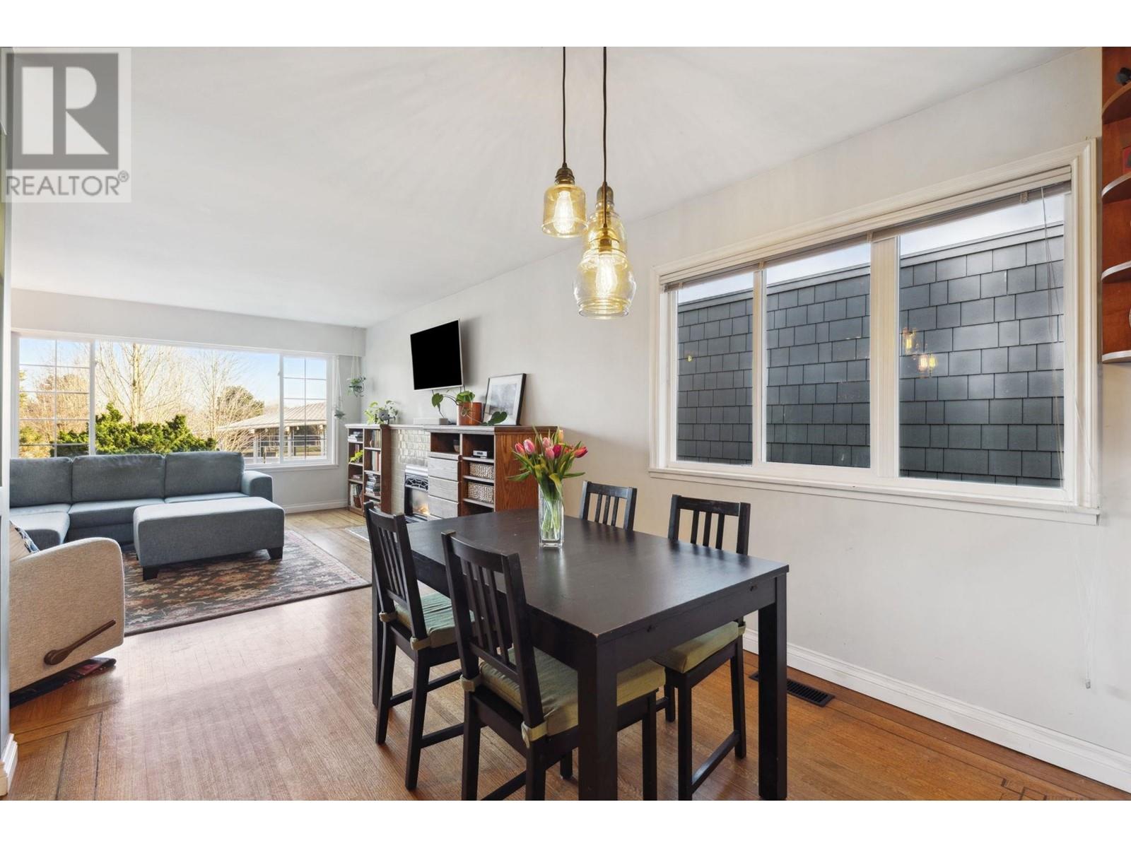 Listing Picture 14 of 39 : 3365 VICTORIA DRIVE, Vancouver / 溫哥華 - 魯藝地產 Yvonne Lu Group - MLS Medallion Club Member