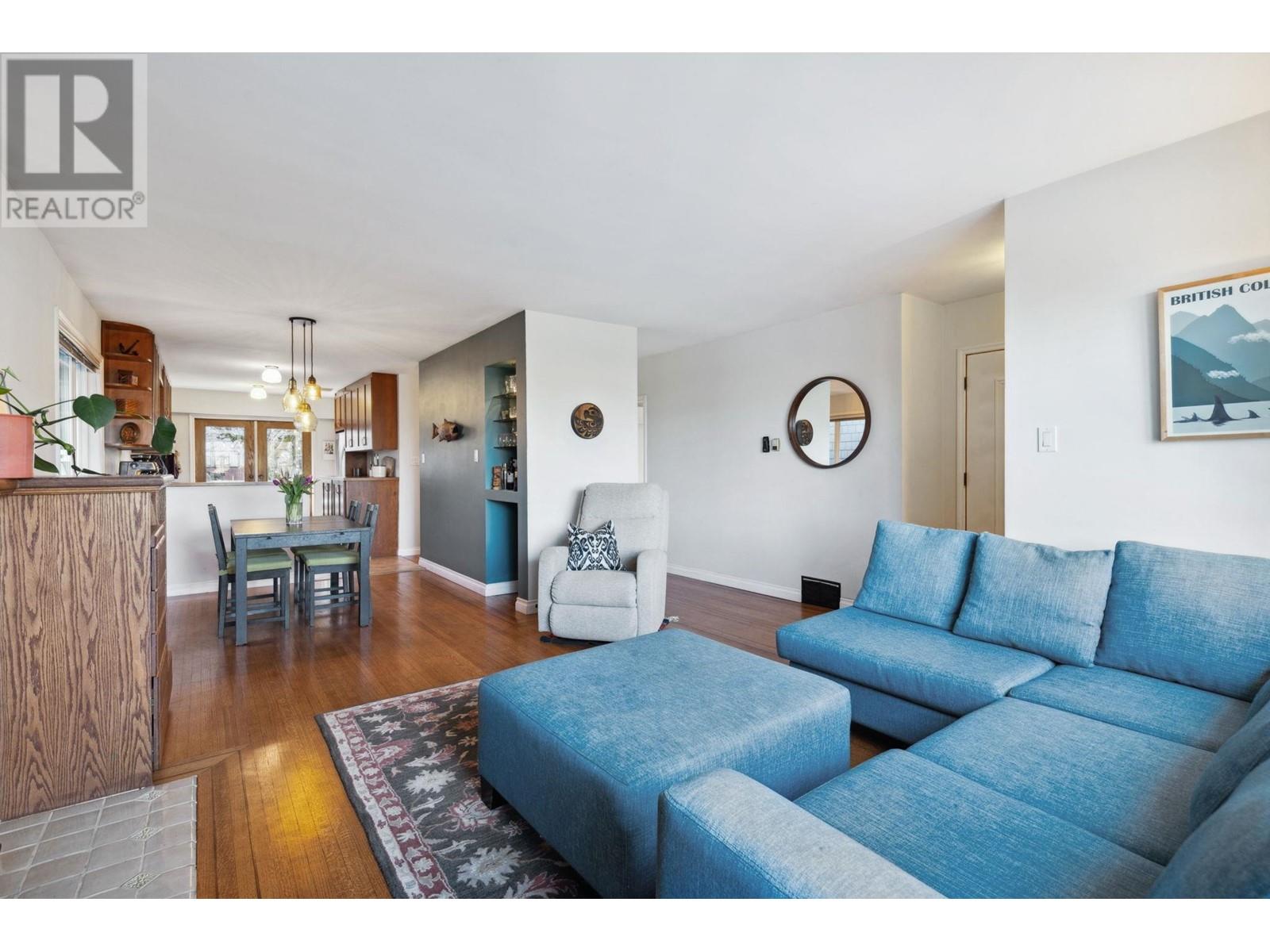 Listing Picture 16 of 39 : 3365 VICTORIA DRIVE, Vancouver / 溫哥華 - 魯藝地產 Yvonne Lu Group - MLS Medallion Club Member