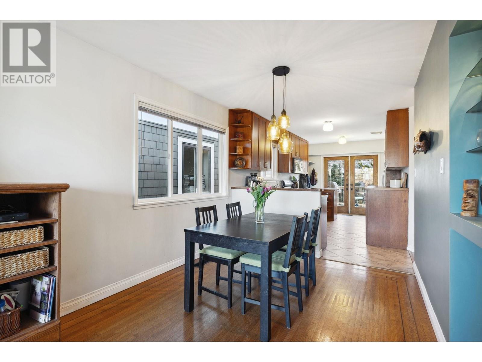 Listing Picture 17 of 39 : 3365 VICTORIA DRIVE, Vancouver / 溫哥華 - 魯藝地產 Yvonne Lu Group - MLS Medallion Club Member