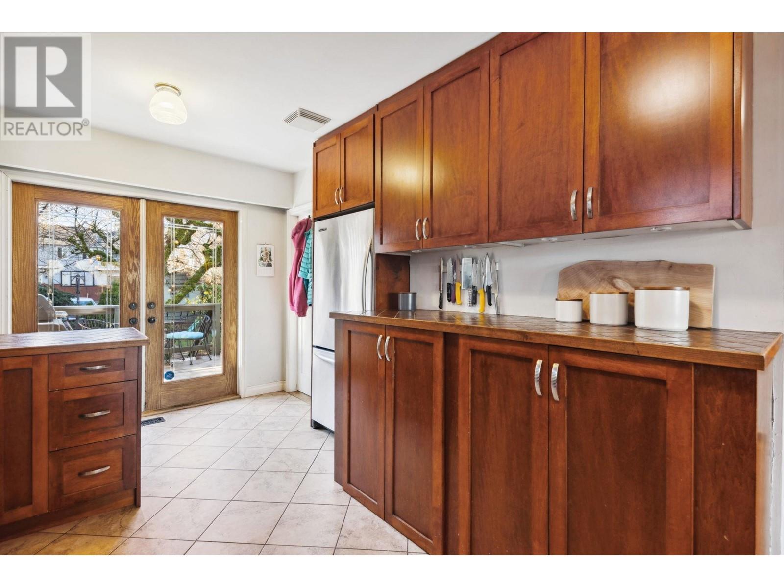 Listing Picture 21 of 39 : 3365 VICTORIA DRIVE, Vancouver / 溫哥華 - 魯藝地產 Yvonne Lu Group - MLS Medallion Club Member