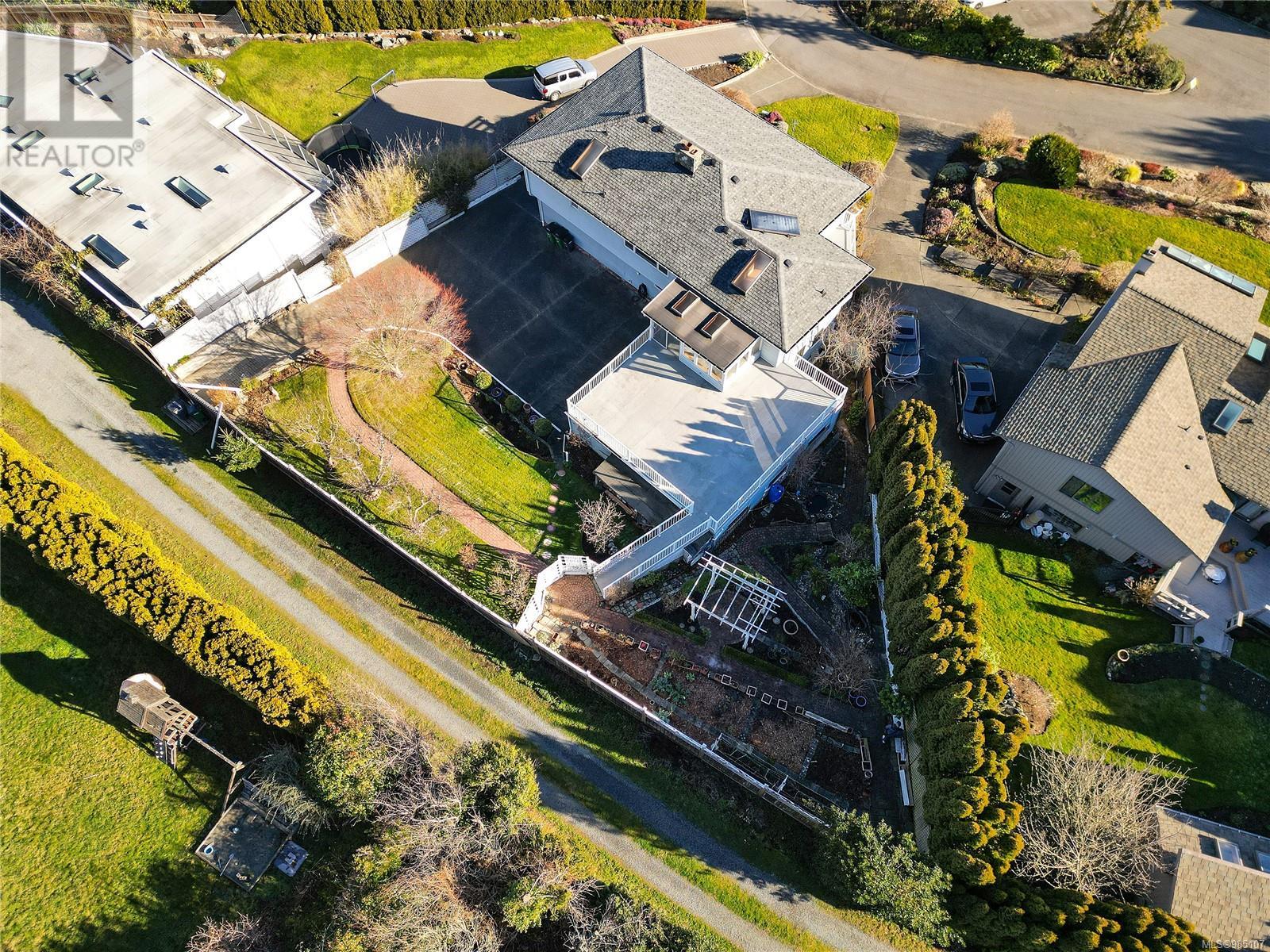 Property at 2723 Hibbens Close image 3