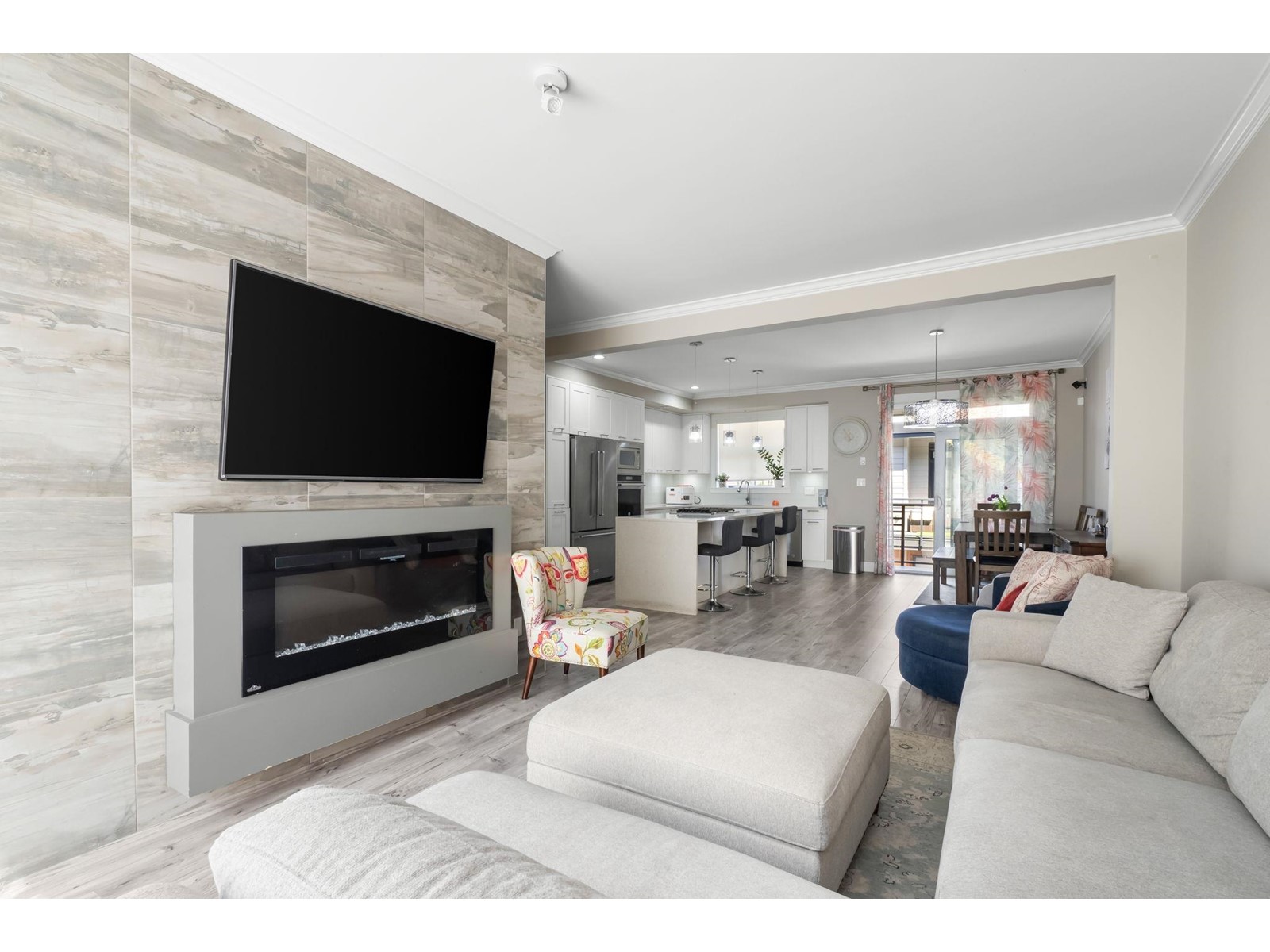 Property at 205 16488 64 AVENUE image 4