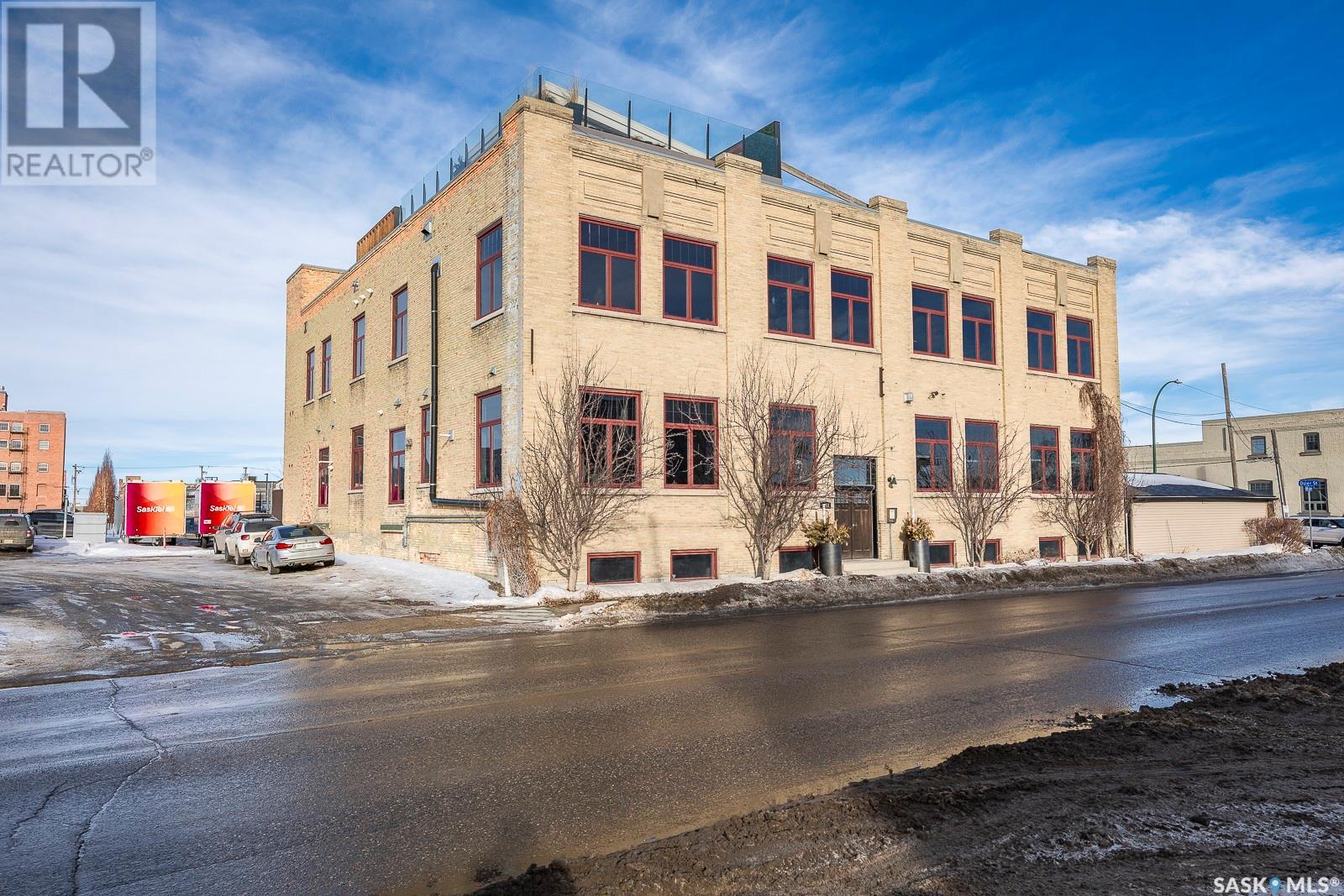 1 1708 8th Avenue, Regina, Saskatchewan  S4R 1E7 - Photo 2 - SK994083