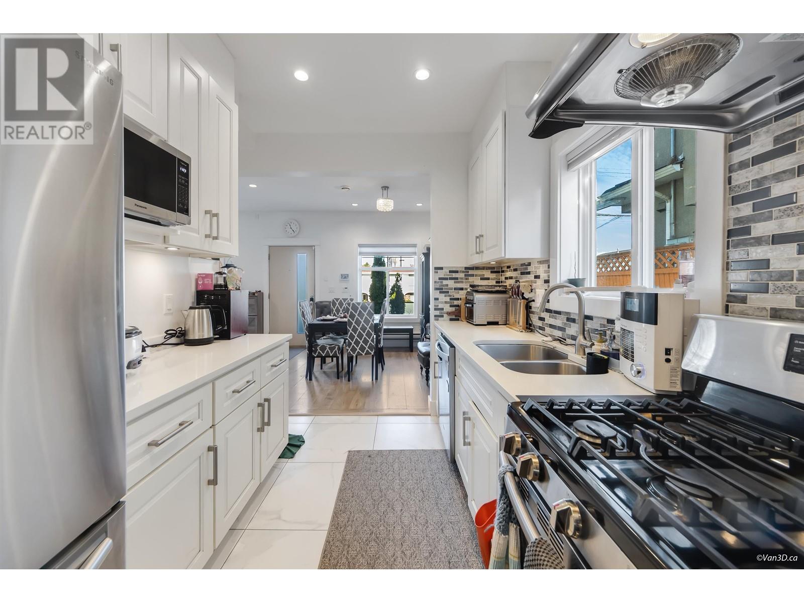 5256 Norfolk Street, Burnaby, British Columbia  V5G 1G2 - Photo 11 - R2963262