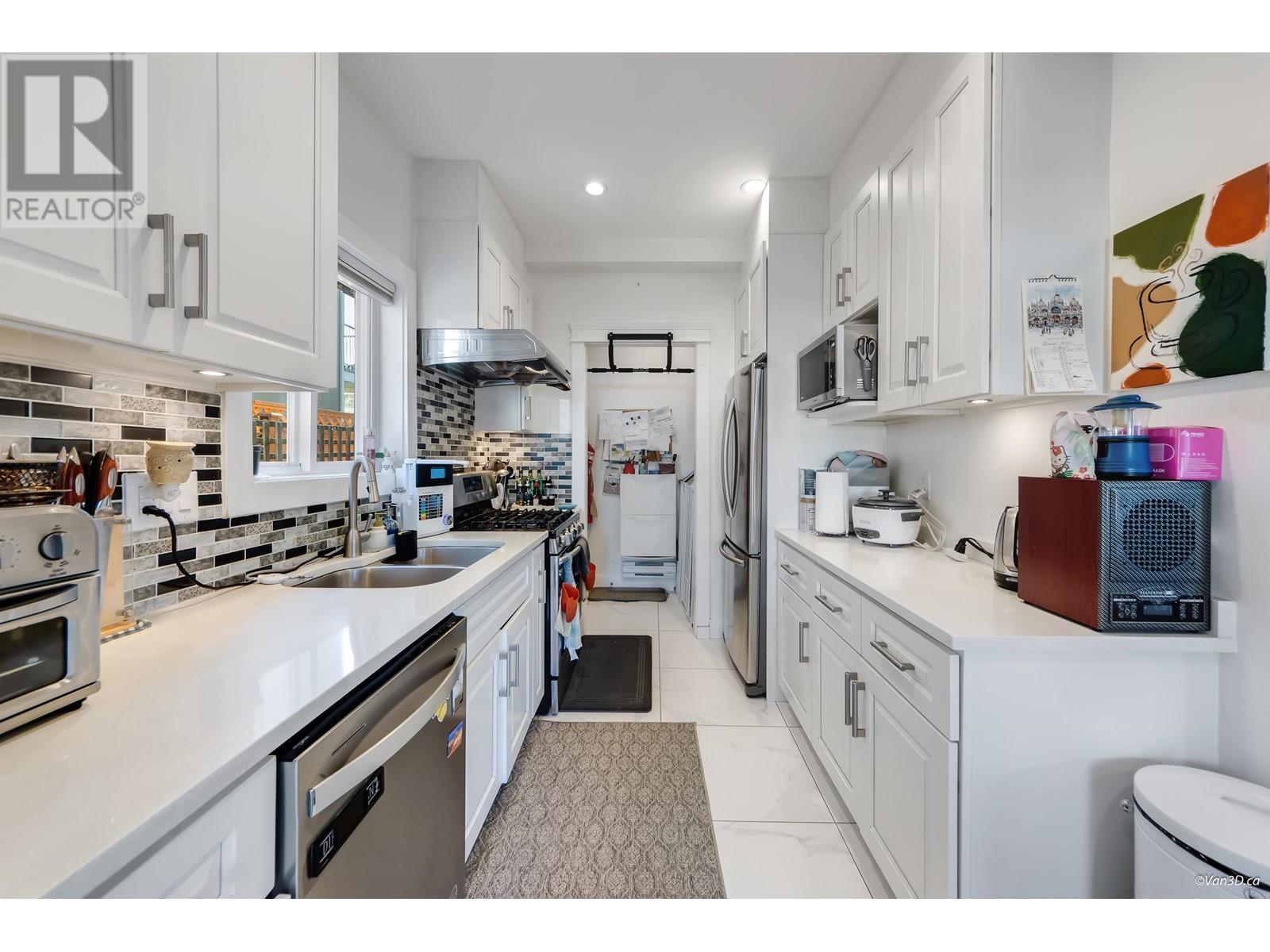 5256 Norfolk Street, Burnaby, British Columbia  V5G 1G2 - Photo 9 - R2963262