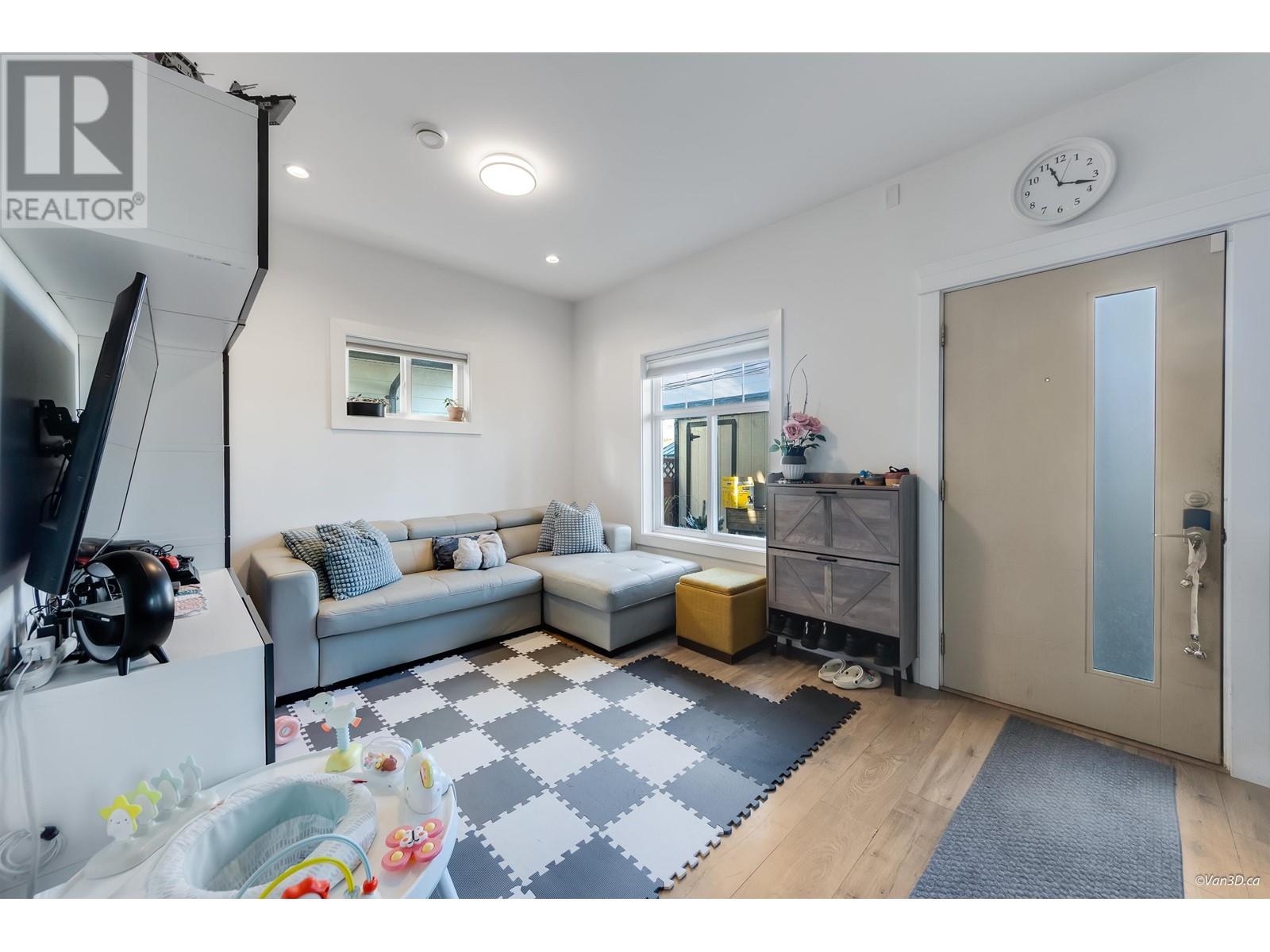 5256 Norfolk Street, Burnaby, British Columbia  V5G 1G2 - Photo 5 - R2963262
