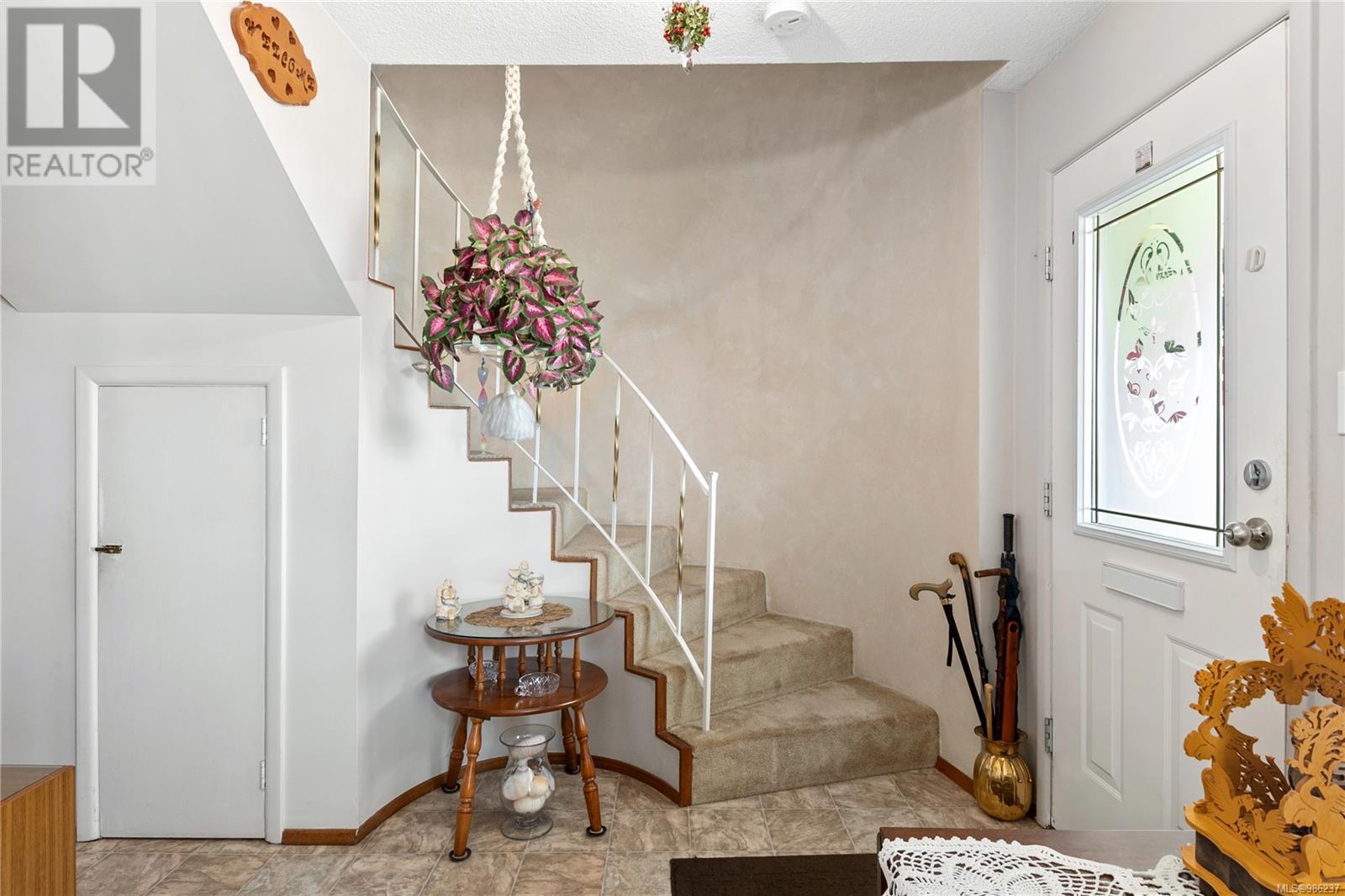 Property at 84 Ridgeview Pl image 5