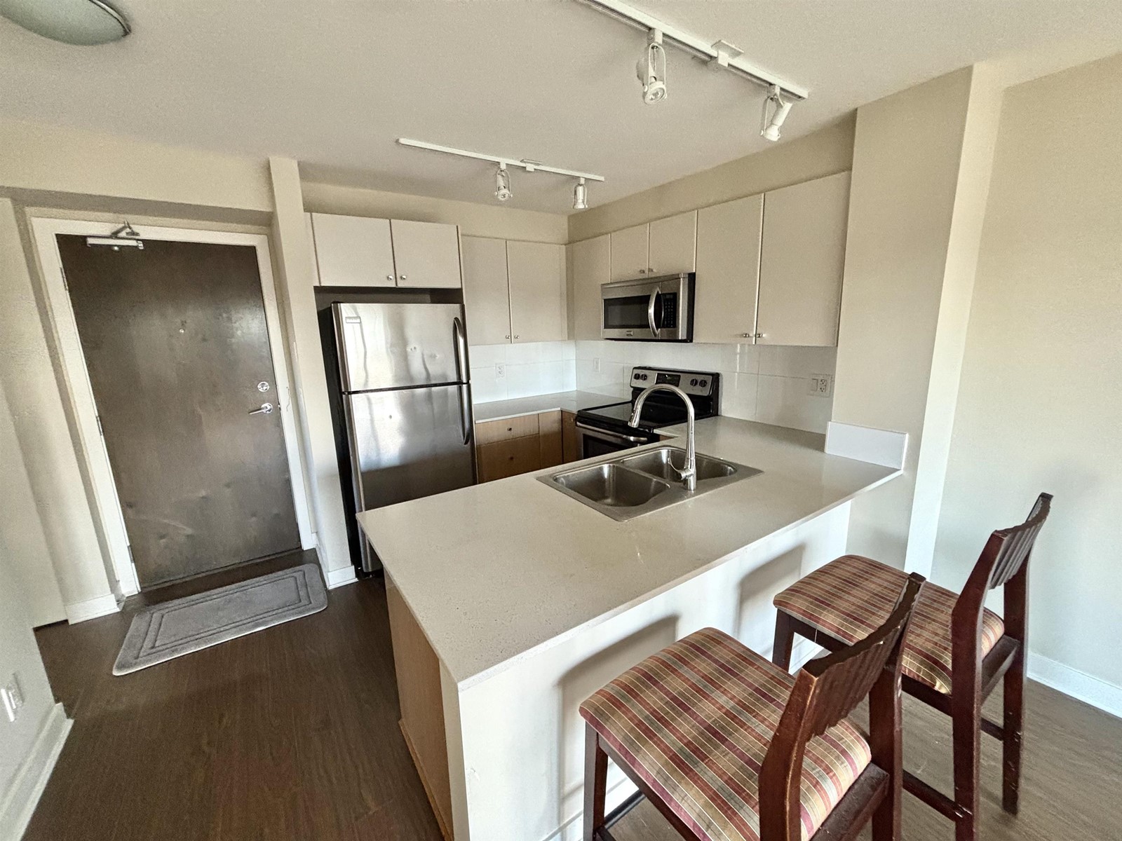 304 13740 75a Avenue, Surrey, British Columbia  V3W 0E8 - Photo 6 - R2963462