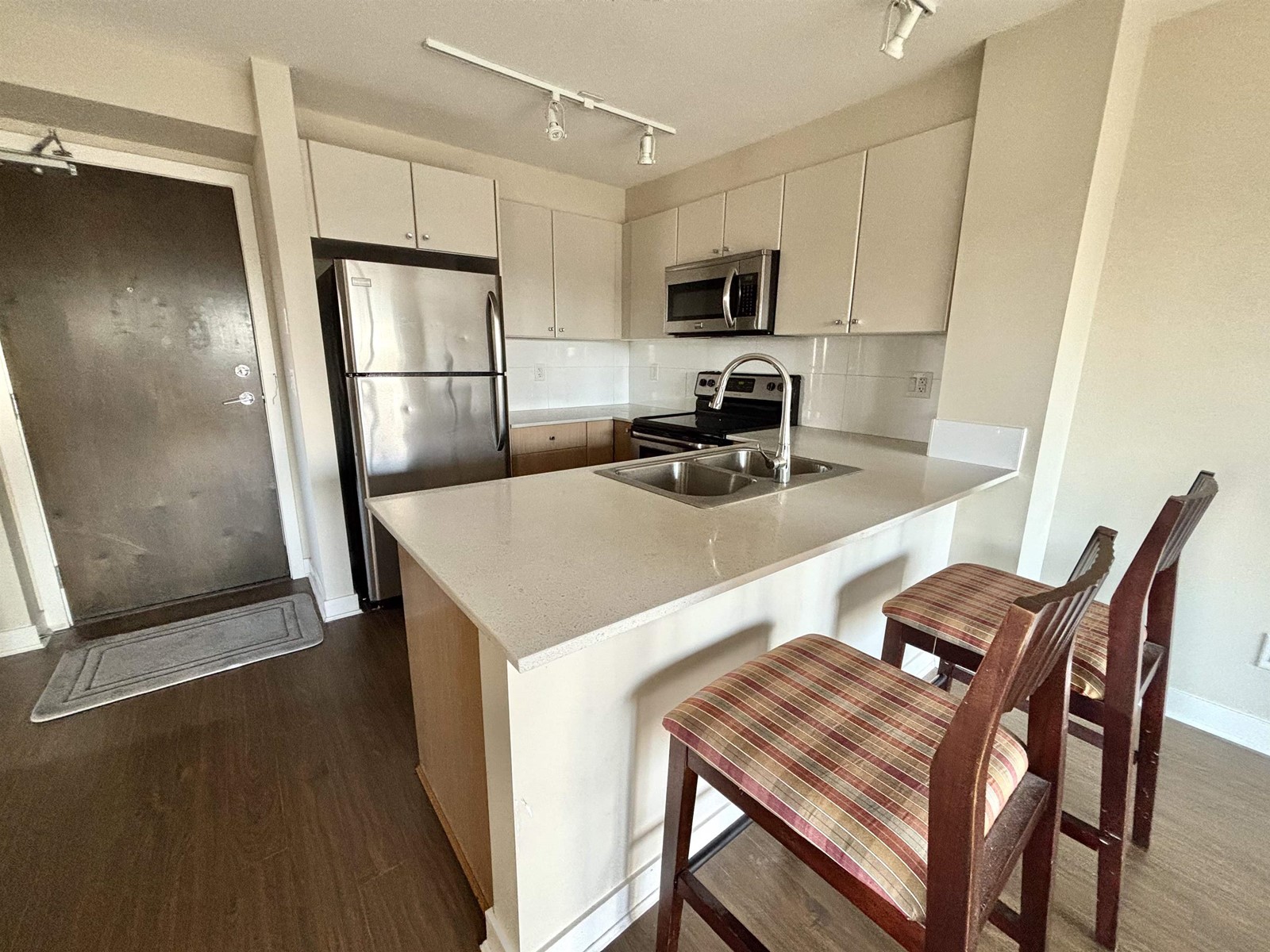 Property at 304 13740 75A AVENUE image 3
