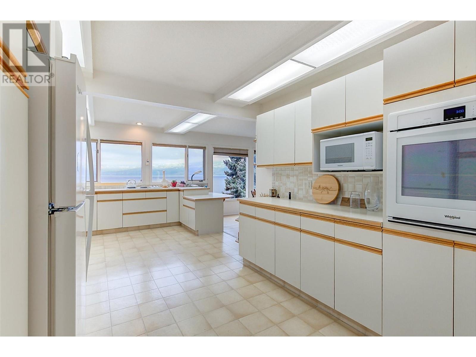 Property at 3963 Angus Drive image 3