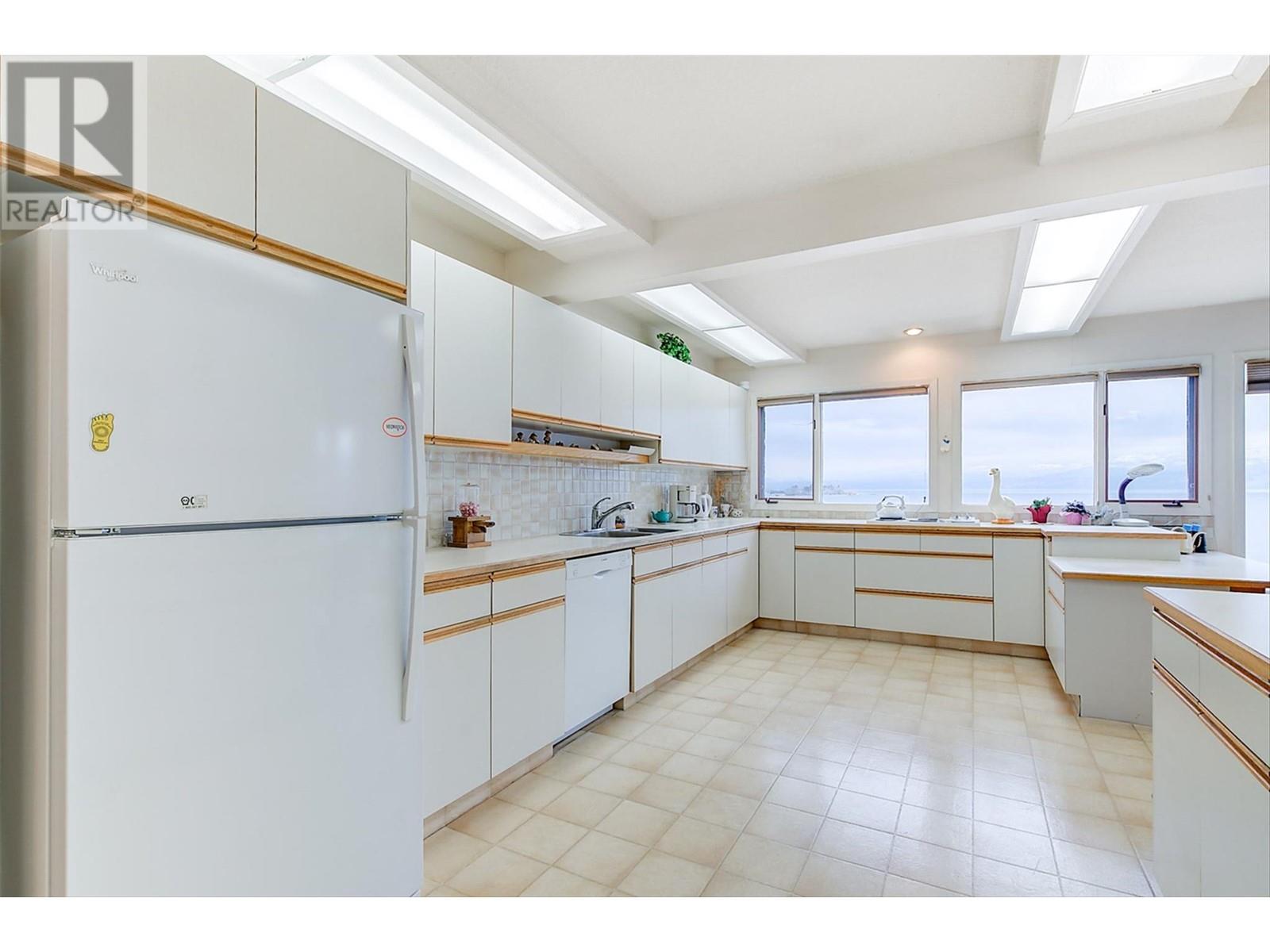 Property at 3963 Angus Drive image 4