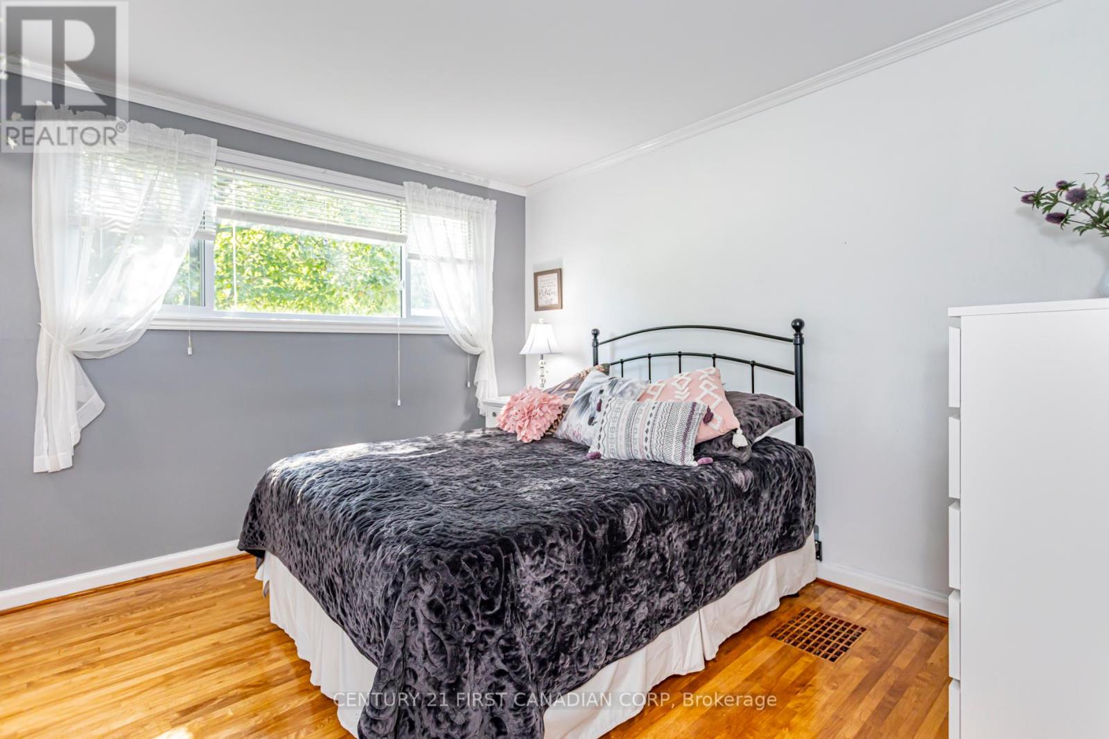 Photo 17 of 38 for 383 Foyston Road