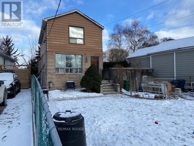 23 Westlake Crescent, Toronto, Ontario  M4C 2X3 - Photo 3 - E11955759