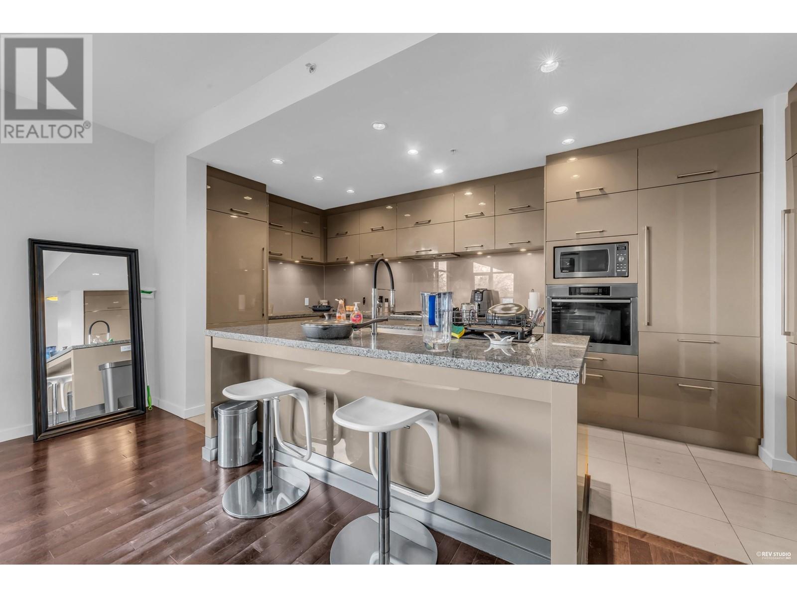 Listing Picture 7 of 34 : 206 6093 IONA DRIVE, Vancouver / 溫哥華 - 魯藝地產 Yvonne Lu Group - MLS Medallion Club Member